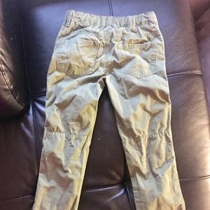 Mossimo Supply Co. Bottoms - Boys Mossimo Supply Co size 8 Khaki pants Mossimo Supply Co. Bottoms - Boys Mossimo Supply Co size 8 Khaki pants